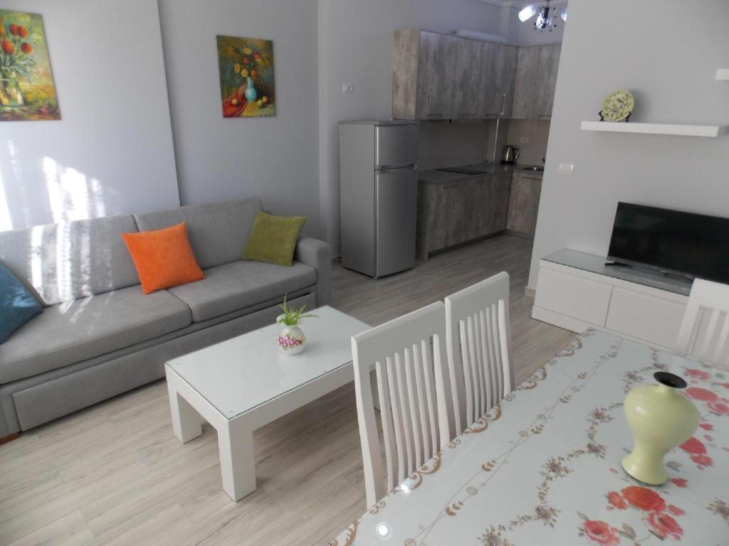 Coastline Apartments Саранде Екстериор снимка
