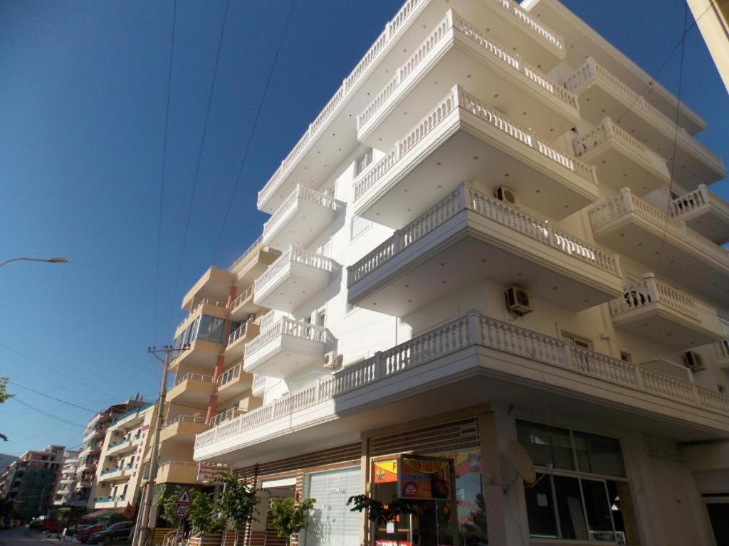 Coastline Apartments Саранде Екстериор снимка