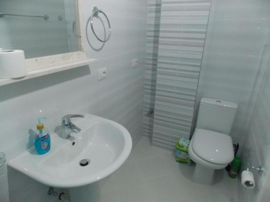 Coastline Apartments Саранде Екстериор снимка