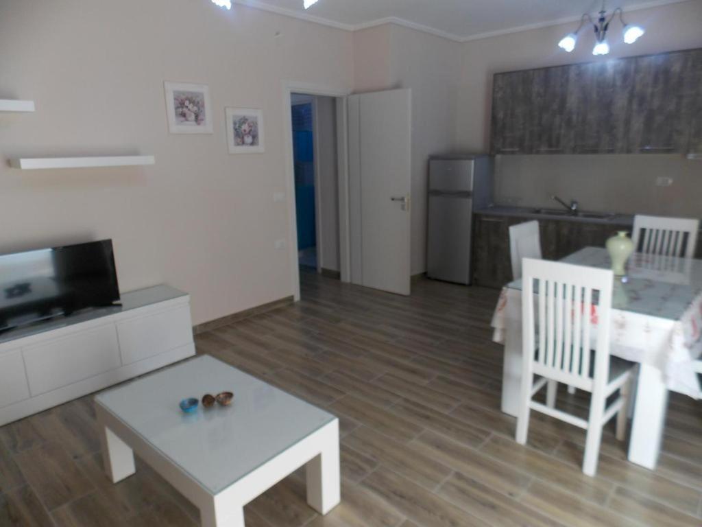 Coastline Apartments Саранде Екстериор снимка