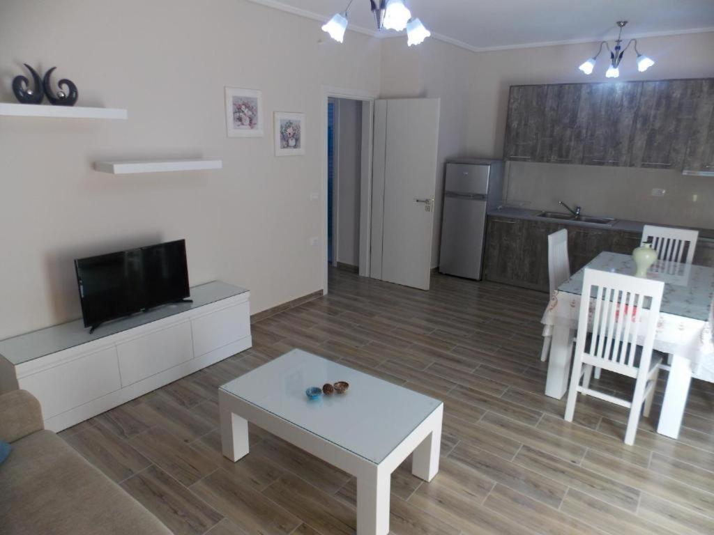 Coastline Apartments Саранде Екстериор снимка